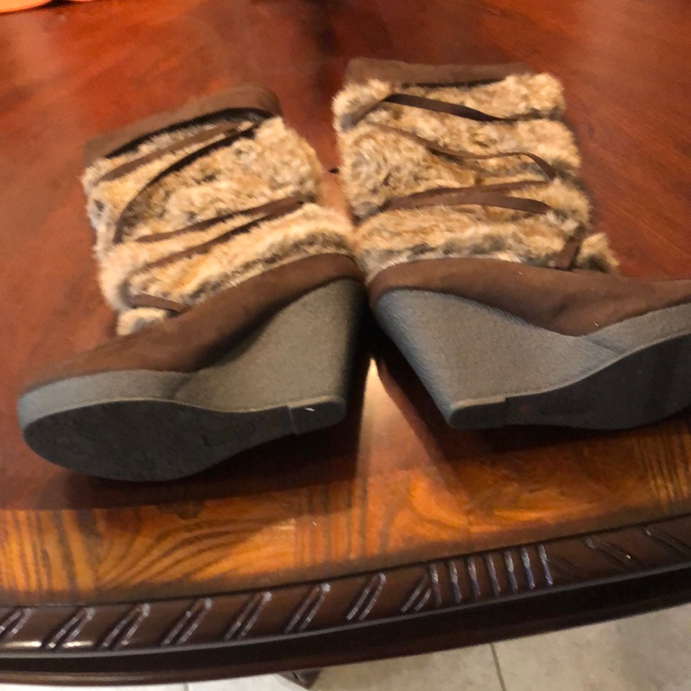 Brown Fox Fur  boots never worn size 11